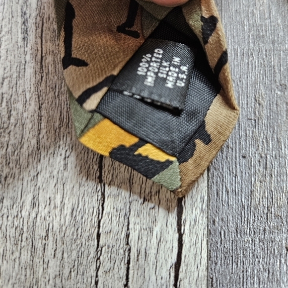 Grateful Dead Dancing Bones First Set Neck Tie Yellow Gray - Picture 3 of 5